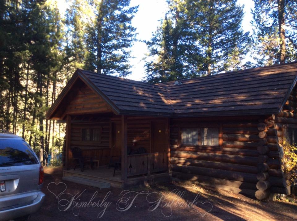 Cabin at Pahaska Tepee